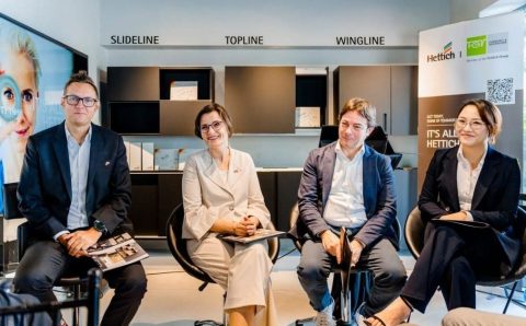 Uroczyste otwarcie Hettich Wietnam. Od lewej: Matthias Bertl - dyrektor zarządzający Hettich Southeast Asia i dyrektor generalny Hettich Vietnam, Jana Schönfeld - CEO Hettich Group, Andrea Casoni - kierownik sprzedaży FGV, Thanh Pham - dyrektor ds. komunikacji Hettich Southeast Asia i zastępca dyrektora generalnego Hettich Vietnam. Zdjęcie: Hettich.