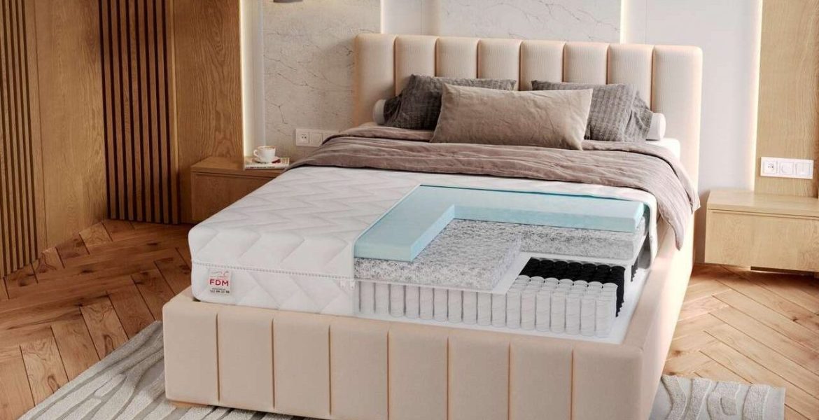 Diament Meblarstwa 2025 dla materaca Aero firmy FDM. Dzięki nowoczesnej piance Airnet, materac Aero oferuje nowatorskie podejście do komfortu i higieny snu. Pianka Airnet bazuje na w pełni przetwarzalnych włóknach syntetycznych oraz strukturach inspirowanych naturą. Wykonana z elastycznego polimeru termoplastycznego, została opracowana z myślą o zapewnieniu optymalnego wsparcia i wentylacji. Konstrukcja pianki, oparta na tysiącach metrów hipoalergicznych włókien o wysokiej sprężystości, umożliwia swobodną cyrkulację powietrza, co przekłada się na wysoką higienę snu. Materac Aero dopasowuje się do kształtu ciała, oferując odpowiednie wsparcie ortopedyczne.