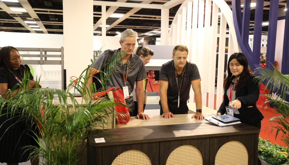 Targi MIFF 2025 rozmowy biznesowe.