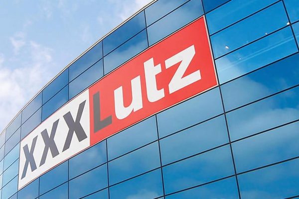 Oficjalna informacja o tym, że XXXLutz przejmuje Grupę Porta, została potwierdzona przez obie strony 7 stycznia 2025 r.