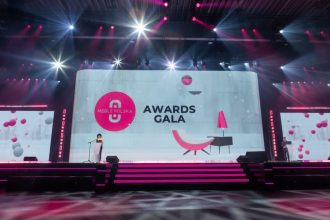 Wieczorna gala nagród podczas targów MEBLE POLSKA 2025.