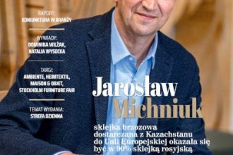Okładka miesięcznika BIZNES.meble.pl - wydanie marzec 2025. Na okładce Jarosław Michniuk, prezes Zarządu firm Paged Morąg i Paged Meble. Fot. Tomasz Kulesza.