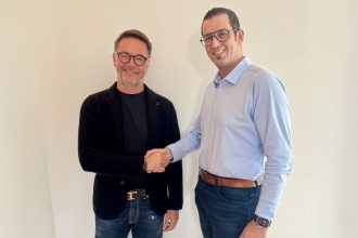 Roland Auer (po lewej) i Michael Egger Jr. (po prawej), Grupa EGGER.