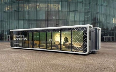 Vilmers Demo Truck – mobilna prezentacja mebli tapicerowanych, pokazująca design, jakość i komfort kolekcji