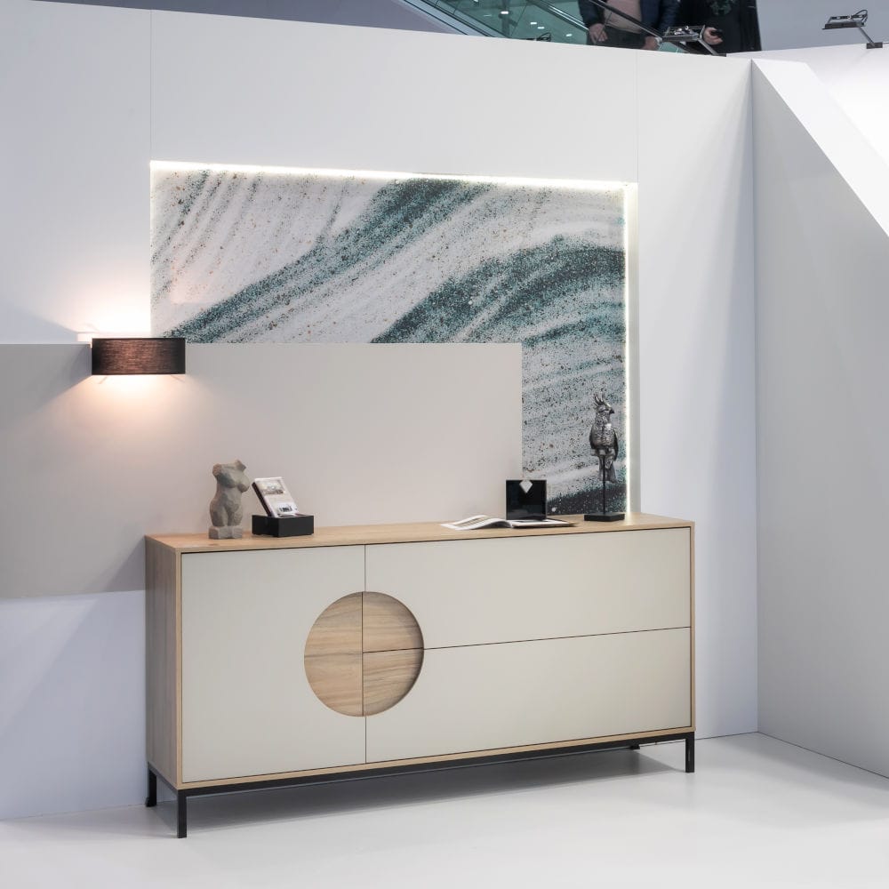 Stoisko Impress Decor na targach Meble Polska 2025. Firma prezentowała kolekcję I`m iFoil Express.