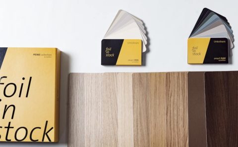 Schattdecor - folder z dekorami i przykładowe kolory zaprezentowane na białym tle