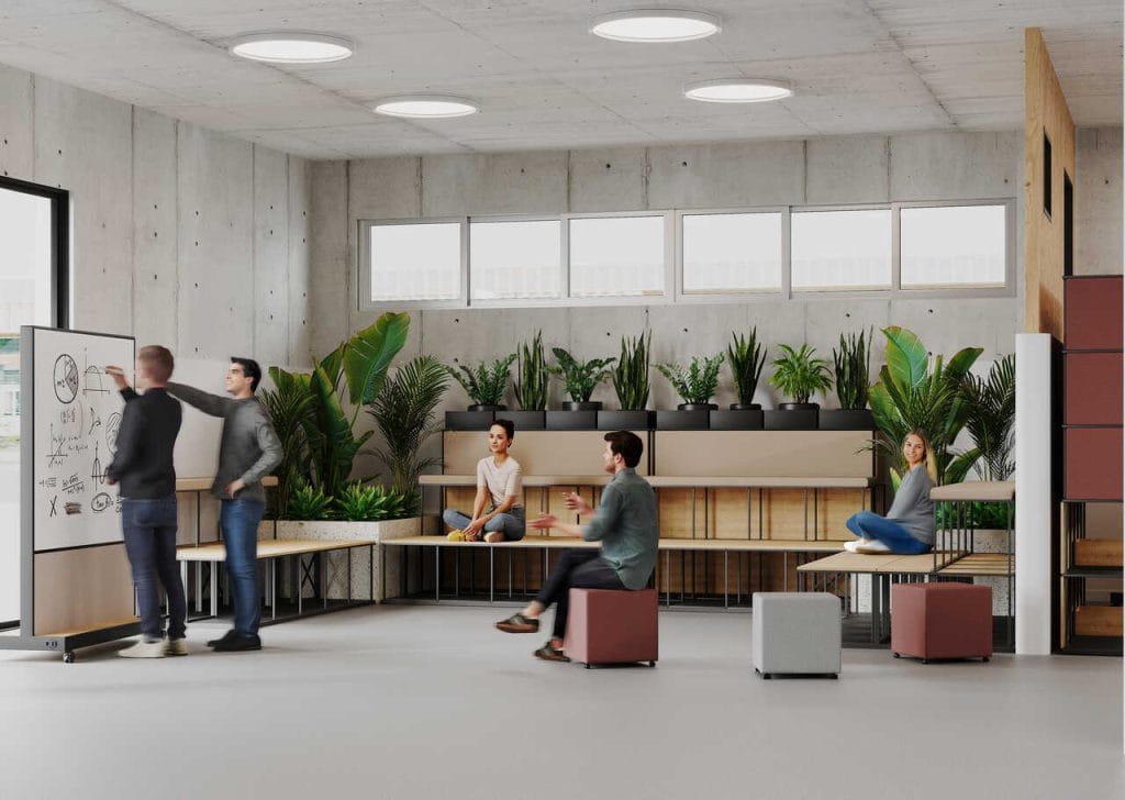 Współczesne biura często łączą zespoły z różnych pokoleń i umożliwiają różne tryby pracy. W takim przypadku ważna jest elastyczność, która umożliwia dostosowanie biura do pracy indywidualnej i zespołowej. Dlatego Bejot proponuje rozwiązania wspierające te potrzeby – modułowe meble, systemy audytoryjne, mobilne ścianki i zestawy mebli konferencyjnych, które pozwalają na łatwą zmianę układu przestrzeni w zależności od trybu pracy. Na zdjęciu modułowy system funkcjonalnych regałów Saar, proj. Krzysztof Sarnowski.