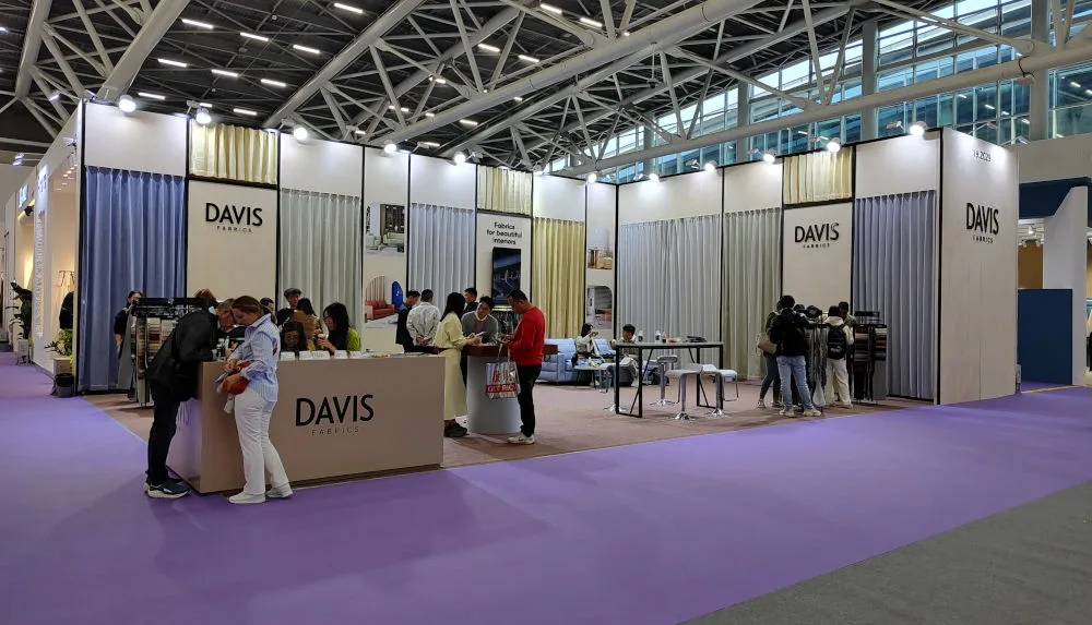 Davis, jedna z nielicznych polskich marek obecnych na targach CIFF Guangzhou 2025, zaprezentowała swoje tkaniny w sektorze Homedecor & Hometextile.