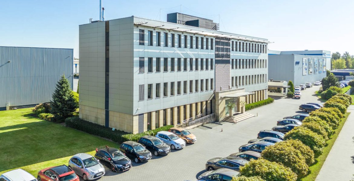 Centrala i magazyny GTV w Pruszkowie.