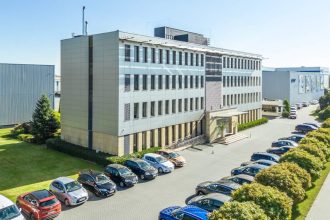 Centrala i magazyny GTV w Pruszkowie.