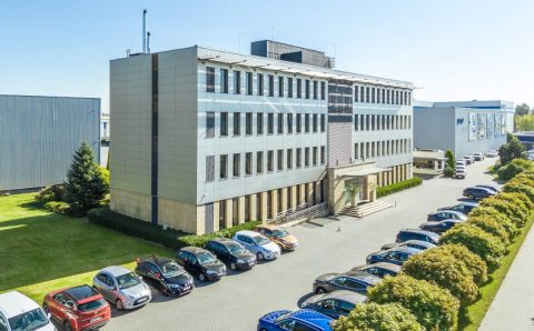 Centrala i magazyny GTV w Pruszkowie.