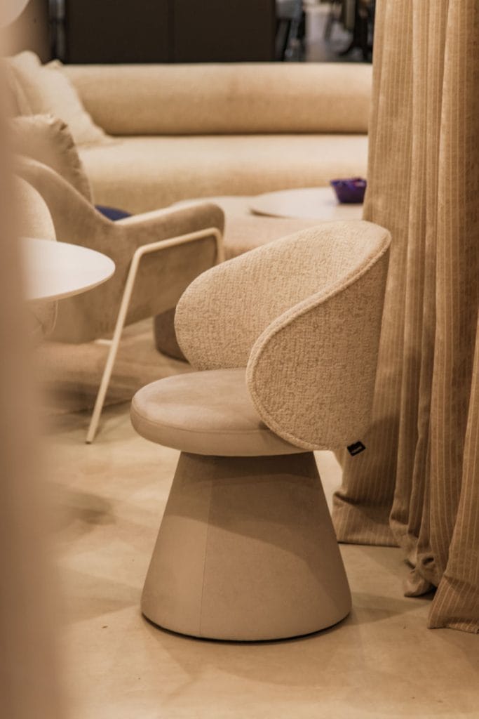 lech-stoisko-3- meble-polska-2025-miesiecznik-i-portal-informacyjny-branzy-meblarskiej-biznes-meble-pl