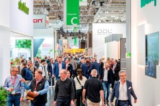 Dwa lata temu targi interzum odwiedziło około 62 tys. branżowych gości. Fot. Oliver Wachenfeld, Koelnmesse.