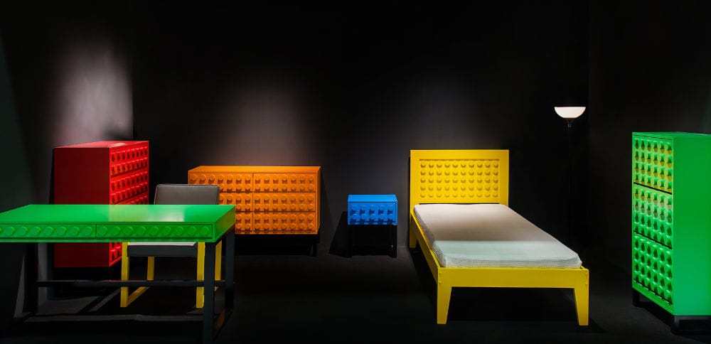 Kolekcja Ogel na stoisku Johann & Joann podczas Międzynarodowych Targów Meblowych w Malezji (MIFF) 2025. Marka zaprezentowała nowoczesną linię mebli, odpowiadającą na potrzeby współczesnych wnętrz – prostą w formie, funkcjonalną i starannie wykonaną.