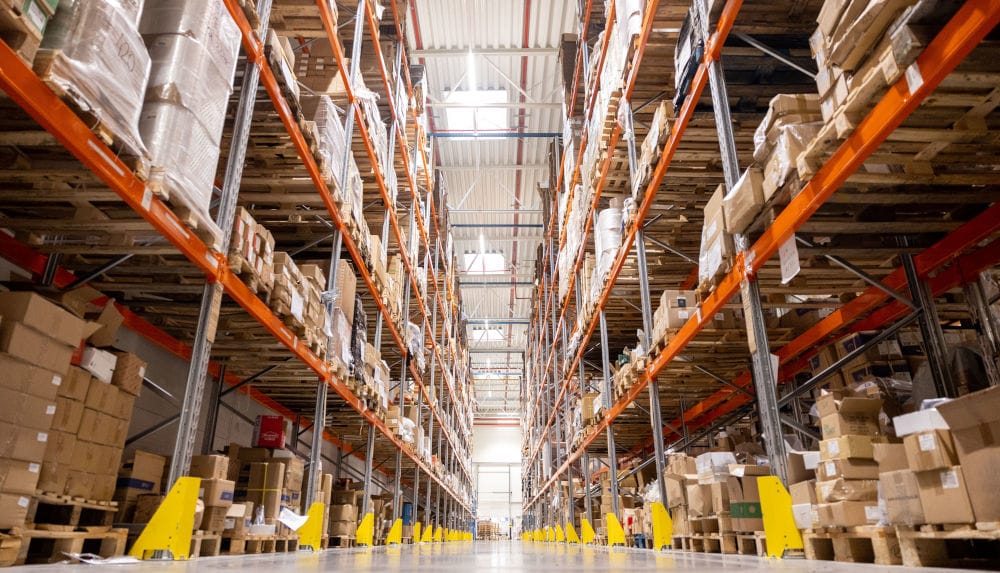 Magazyny wysokiego składowania w Silplast Packing.