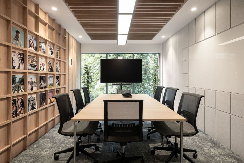 Nowa siedziba GN Polska, zaprojektowana przez warszawską pracownię Bit Creative.