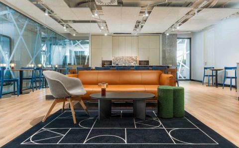 Przestrzeń biurowa Apsys Polska, projekt autorstwa pracowni Boris Kudlička with Partners.