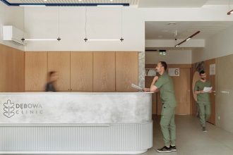 Dębowa Clinic, proj. MAKA STUDIO. Fot. Tom Kurek. Źródło: materiał prasowy AQForm.