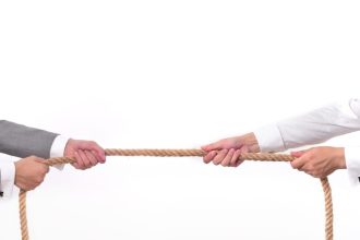 zy mikrofirma zawsze stoi na straconej pozycji w relacji z dużym graczem?