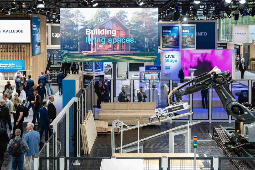 W roku jubileuszu targów LIGNA, pod hasłem „Building living spaces”, po raz pierwszy wspólnie zaprezentowali się: HOMAG, WEINMANN, SYSTEM TM i KALLESOE. Fot. Rainer Jensen, Deutsche Messe.