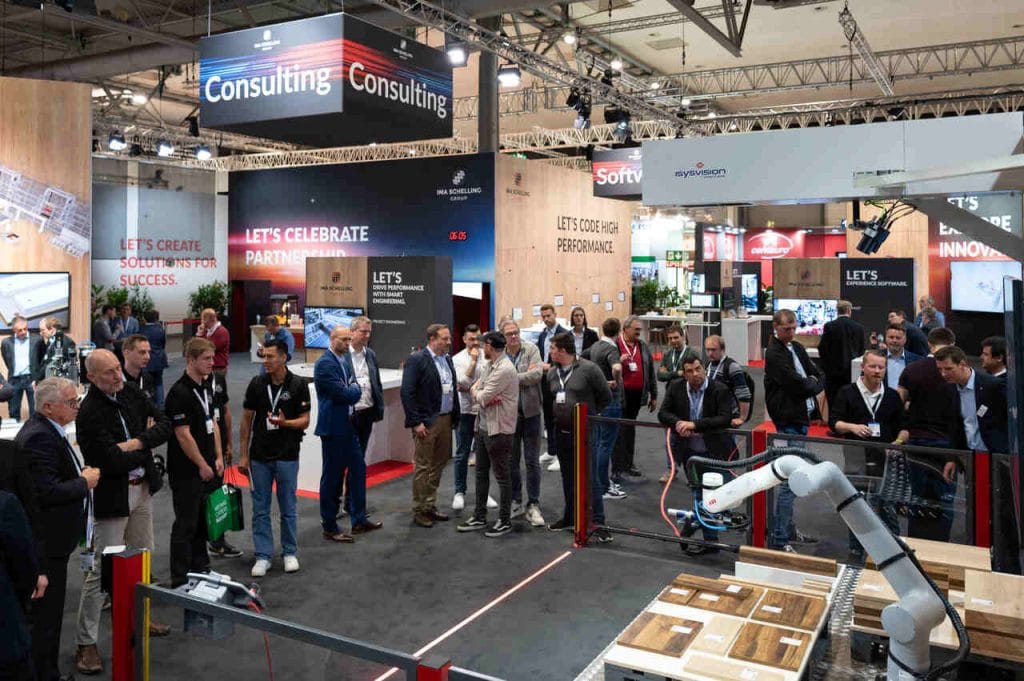 W Hanowerze eksperci IMA Schelling Group zaprezentowali między innymi, jak inteligentne rozwiązania oprogramowania mogą w sposób trwały zmienić procesy produkcyjne. Fot. Rainer Jensen, Deutsche Messe.