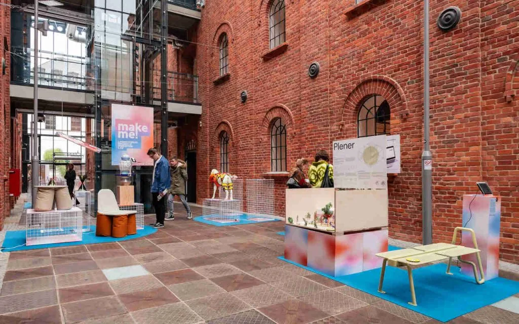 Po raz 18. został rozstrzygnięty konkurs dla młodych i początkujących projektantów – make me! Zwycięzców poznaliśmy podczas gali konkursu 20 maja 2025 r., zaś w maju zostali wyłonieni laureaci, których prace można było oglądać na wystawie towarzyszącej konkursowi – make me! 2025 – Laboratorium Innowacji w Centrum Festiwalowym (Art_Inkubator). Fot. HAWA.