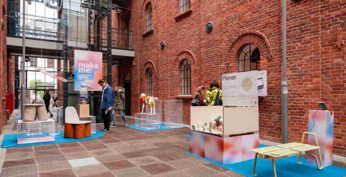 Po raz 18. został rozstrzygnięty konkurs dla młodych i początkujących projektantów – make me! Zwycięzców poznaliśmy podczas gali konkursu 20 maja 2025 r., zaś w maju zostali wyłonieni laureaci, których prace można było oglądać na wystawie towarzyszącej konkursowi – make me! 2025 – Laboratorium Innowacji w Centrum Festiwalowym (Art_Inkubator). Fot. HAWA.