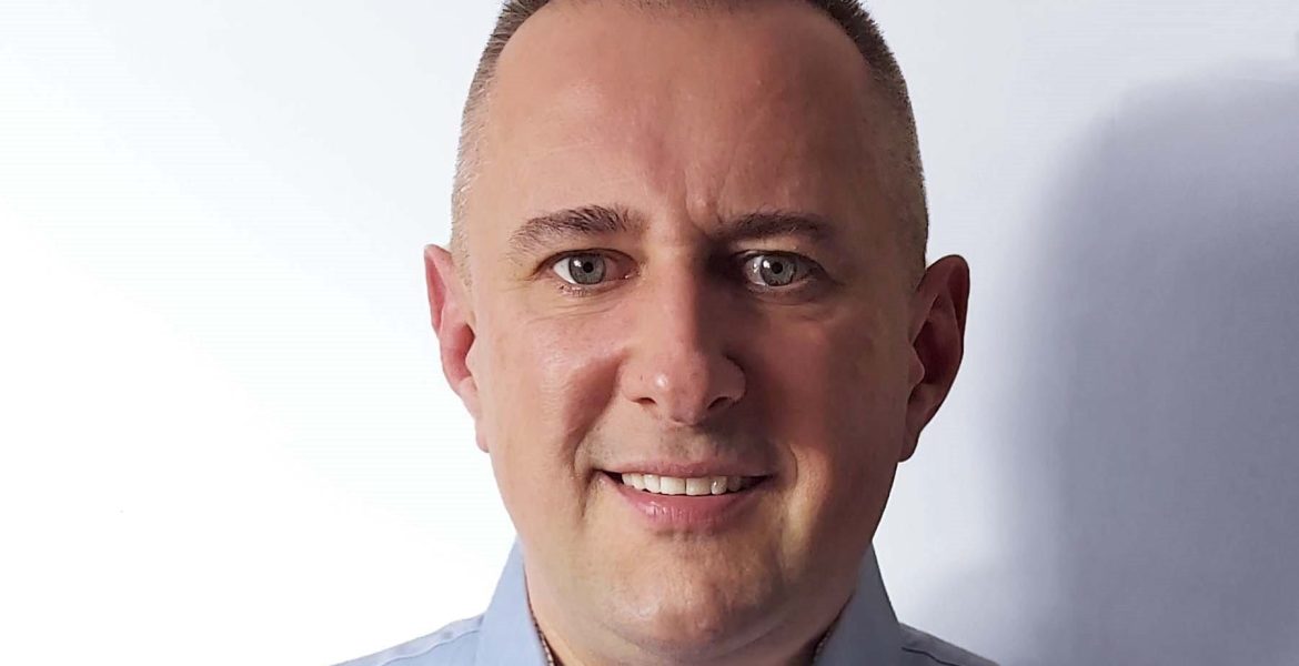 Marcin Depa, przedsiębiorca związany z branżą meblarską od blisko 20 lat. Zarządzał sprzedażą m.in. w Meble Vox, IMS Group i Paged Meble. Obecnie współzałożyciel i członek zarządu Style Home Contract.