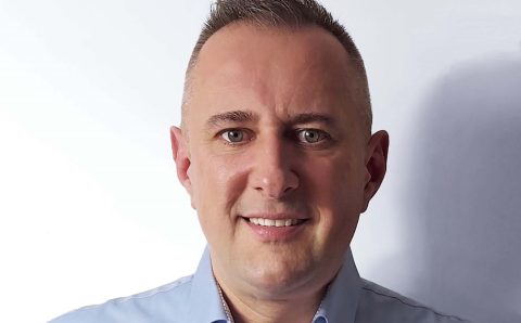 Marcin Depa, przedsiębiorca związany z branżą meblarską od blisko 20 lat. Zarządzał sprzedażą m.in. w Meble Vox, IMS Group i Paged Meble. Obecnie współzałożyciel i członek zarządu Style Home Contract.