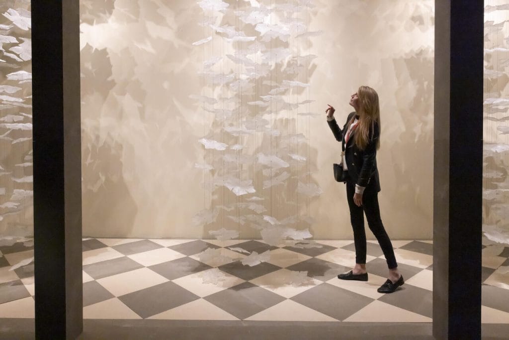 Marka Barovier & Toso zaprezentowała się na targach Euroluce 2025 z niezwykłym wizerunkiem celebrującym doskonałość szkła artystycznego Murano. Fot. Diego Ravier / Salone del Mobile.Milano.