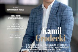 Okładka miesięcznika BIZNES.meble.pl - wydanie czerwiec-lipiec 2025. Na okładce Kamil Grodecki, dyrektor generalny AMIX. Fot. Tomasz Markowski.