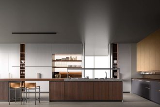 Najwyższa klasa zrównoważonego rozwoju: lakier do mebli Bluefin Terra-Diamond składa się w większości z surowców pochodzenia biologicznego. (Fot. Boffi)