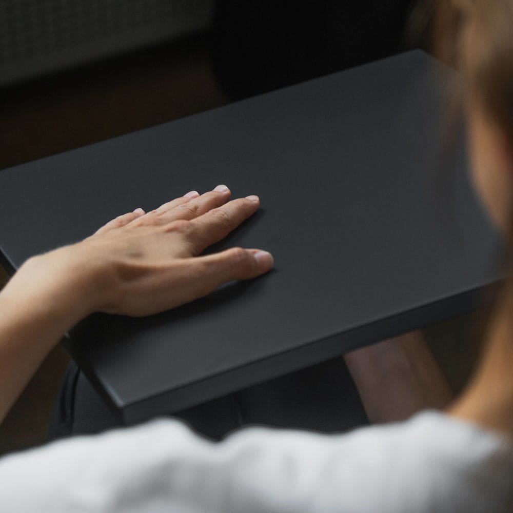 Ultramat bez zarysowań, wybłyszczeń i odcisków palców: ADLER NXT jest technologią przyszłości dla matowych lakierów do mebli.