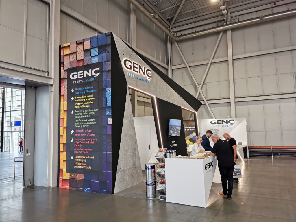 Stoisko firmy Genc, importera powłok do drewna tureckiej firmy Kayalar Kimya.