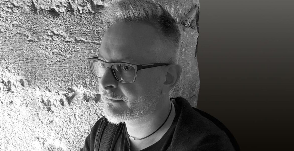 Arch. wnętrz Michał Swałtek, właściciel i główny projektant w firmie Swałtek Design Studio.