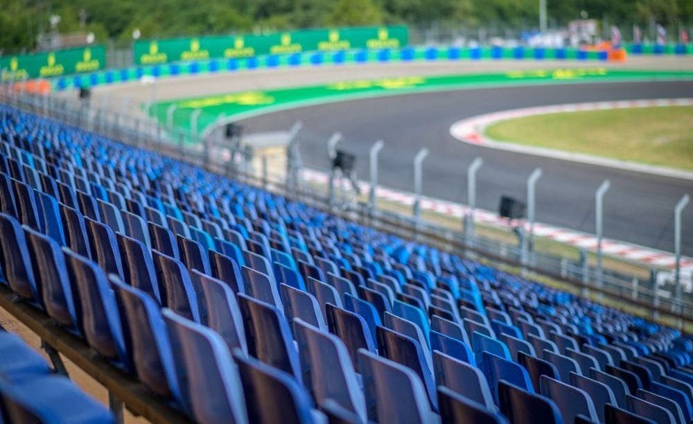 Krzesełka Abacus na węgierskim torze Hungaroring.