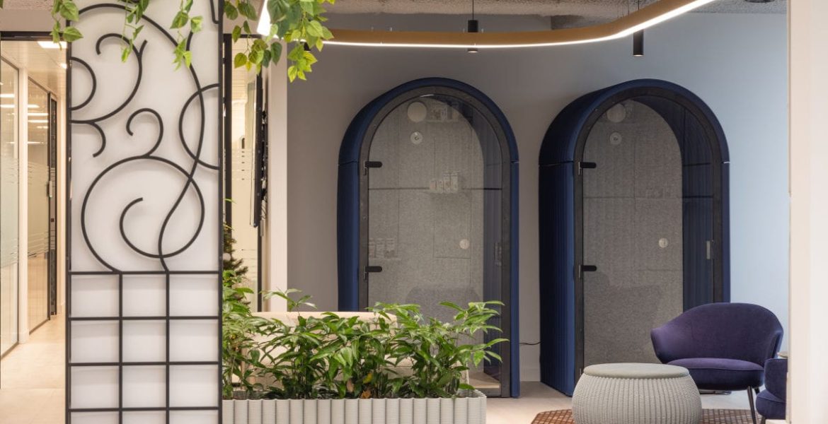 Zrównoważone wnętrze z wykorzystaniem mebli z recyklingu