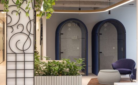 Zrównoważone wnętrze z wykorzystaniem mebli z recyklingu