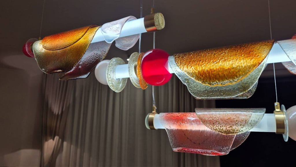 Projekt lampy Spływające zegary - Edyta Barańska, Barańska Studio. Fot. Pietruszka Fotografia.