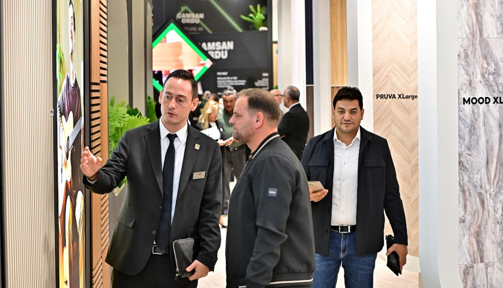 Podczas Intermob 2025 w Stambule odwiedzający mogli zobaczyć, jak AGT łączy estetykę z funkcjonalnością w panelach dekoracyjnych, parkietach i akcesoriach meblowych