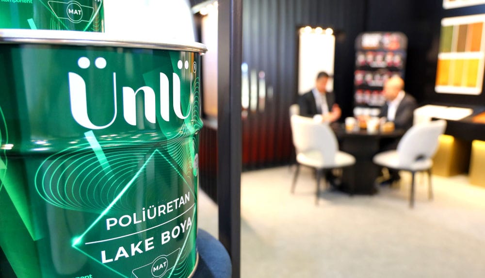 Kolor i innowacja w jednym miejscu – stoisko Ünlü Boya na Intermob 2025 przyciąga wzrok profesjonalistów swoimi farbami poliuretanowymi, akrylowymi i systemami ochrony drewna.