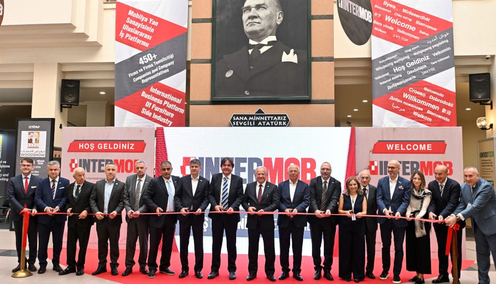 27. edycję targów Intermob uroczyście rozpoczął przemówieniem i przecięciem wstęgi Berkan Öner, dyrektor generalny RX Tüyap.