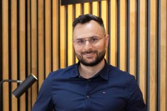 Rafał Pikul, właściciel i CEO Deerhorn Meble.