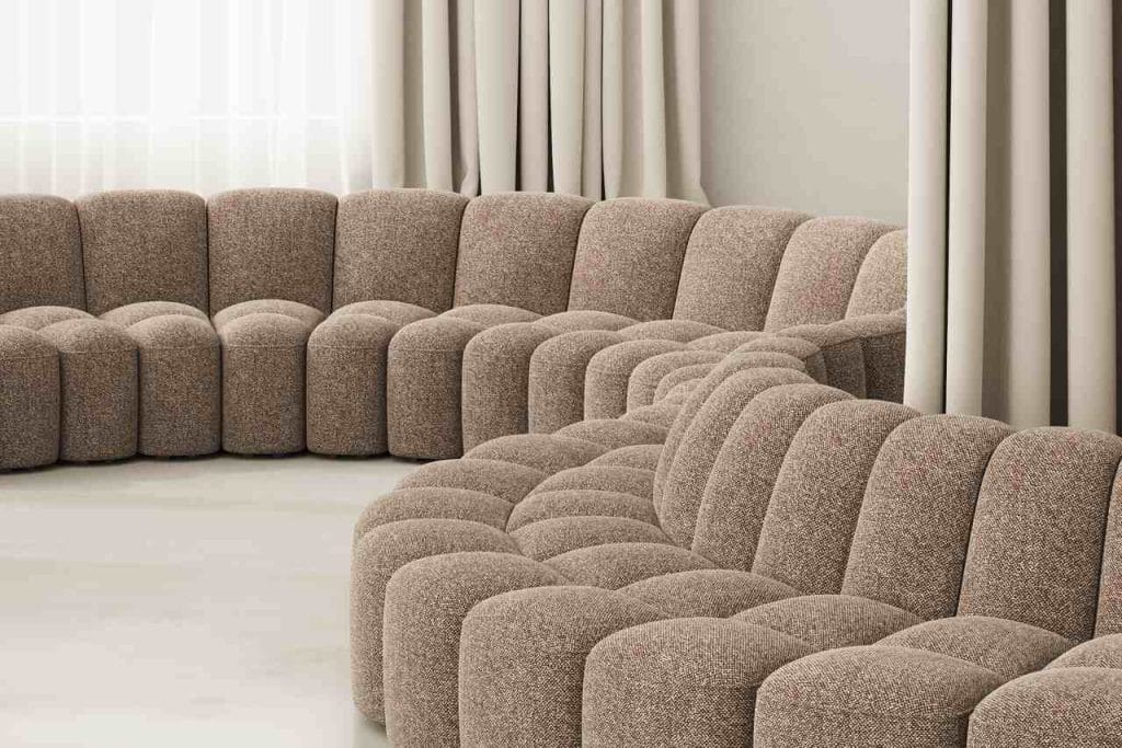 Współpracując ze znanym włoskim producentem mebli, MDF Italia, firma Snøhetta zaprojektowała i opracowała Array – modułowy system sof pomyślany tak, aby zapewnić kreatywną elastyczność bez kompromisów w zakresie komfortu, a przy tym w bardziej odpowiedzialny sposób. Źródło: Snøhetta.