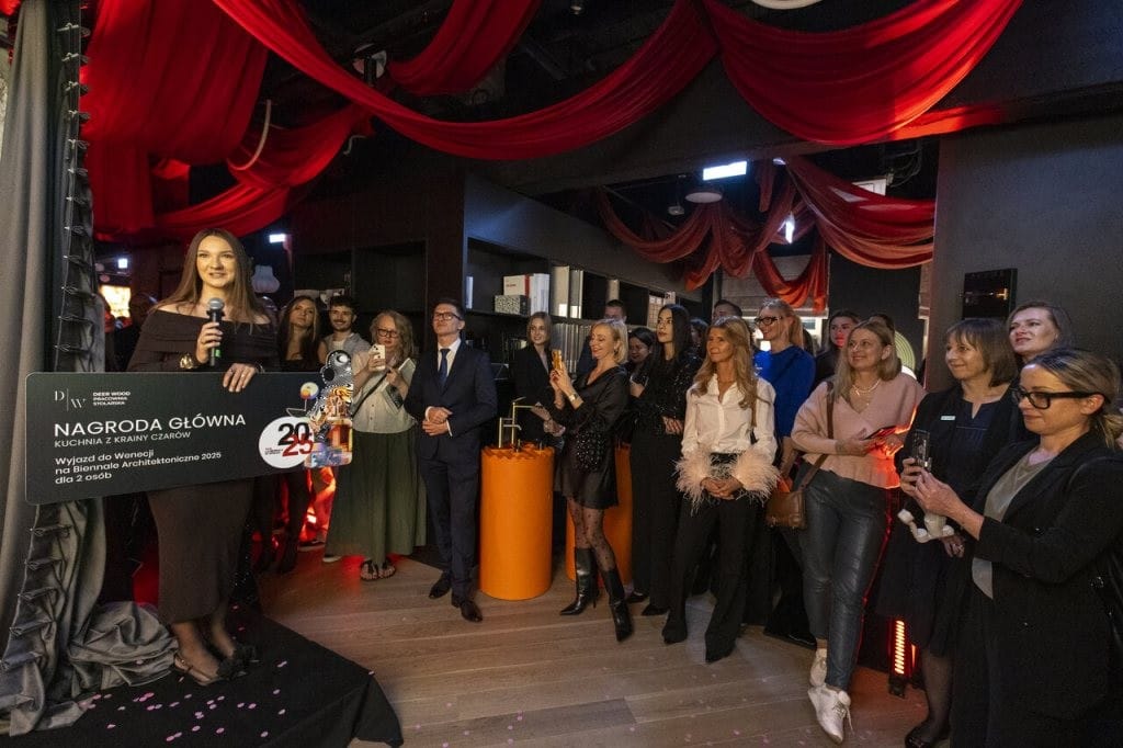 Główna nagroda w konkursie to wyjazd na Biennale Architektury w Wenecji. Zdobyła ją Anna Rój, której projekt jury uznało za najbardziej kreatywną i nowatorską interpretację tematu.