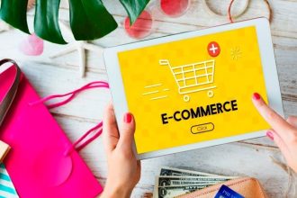 Polskie e-sklepy vs. azjatyckie platformy - nierówna walka w sektorze e-commerce trwa.