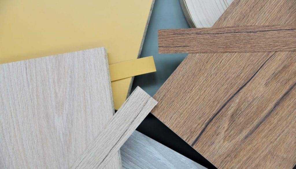 Zestaw kolorowych i dekoracyjnych obrzeży RAUKANTEX na płytach