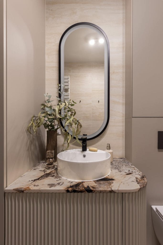 Nowa realizacja Decoroom. Projekt wnętrz i zabudowy meblowej: arch. wnętrz Karolina Siczek, arch. wnętrz Magdalena Wołoszyn, arch. wnętrz Daria Grzechnik. Fot. Marta Behling, Pion Poziom.