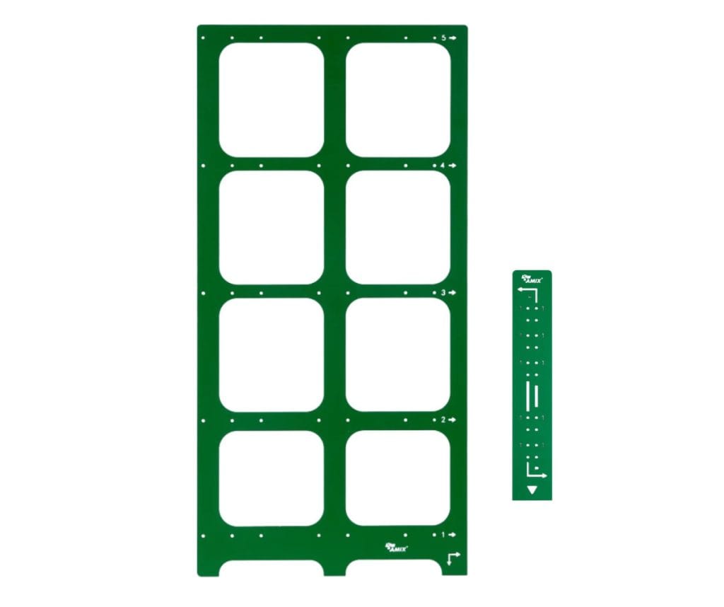 Dwa zielone szablony montażowe AMIX do precyzyjnego nawiercania otworów w meblach – duży szablon wielofunkcyjny oraz wąski znacznik z podziałką.
