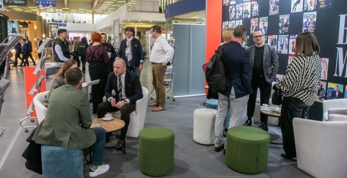 Stoisko BIZNES MEBLE na targach MEBLE POLSKA 2026.